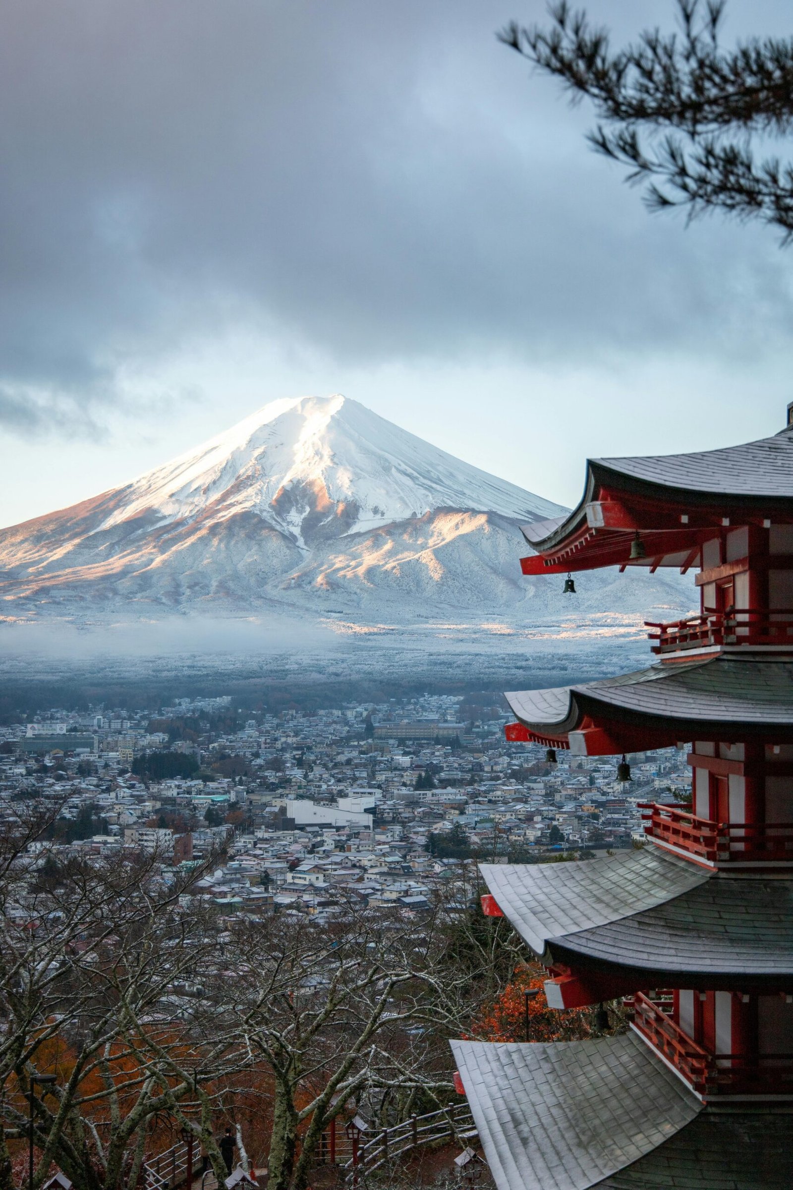 Stunning view of Chureito Pagoda and snow-capped Mount Fuji, Fujinomiya, Japan.